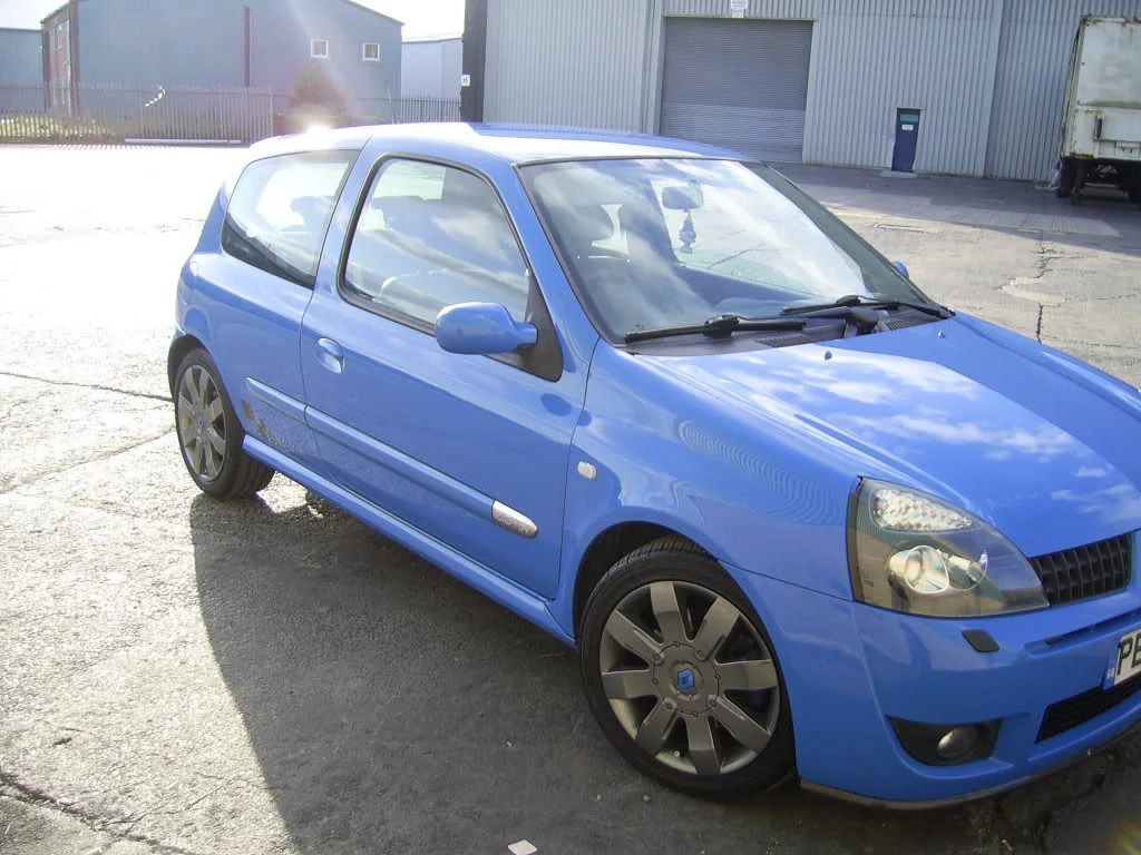 clio182005.webp