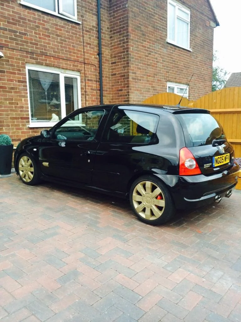 clio182_zps6856bd7d.webp