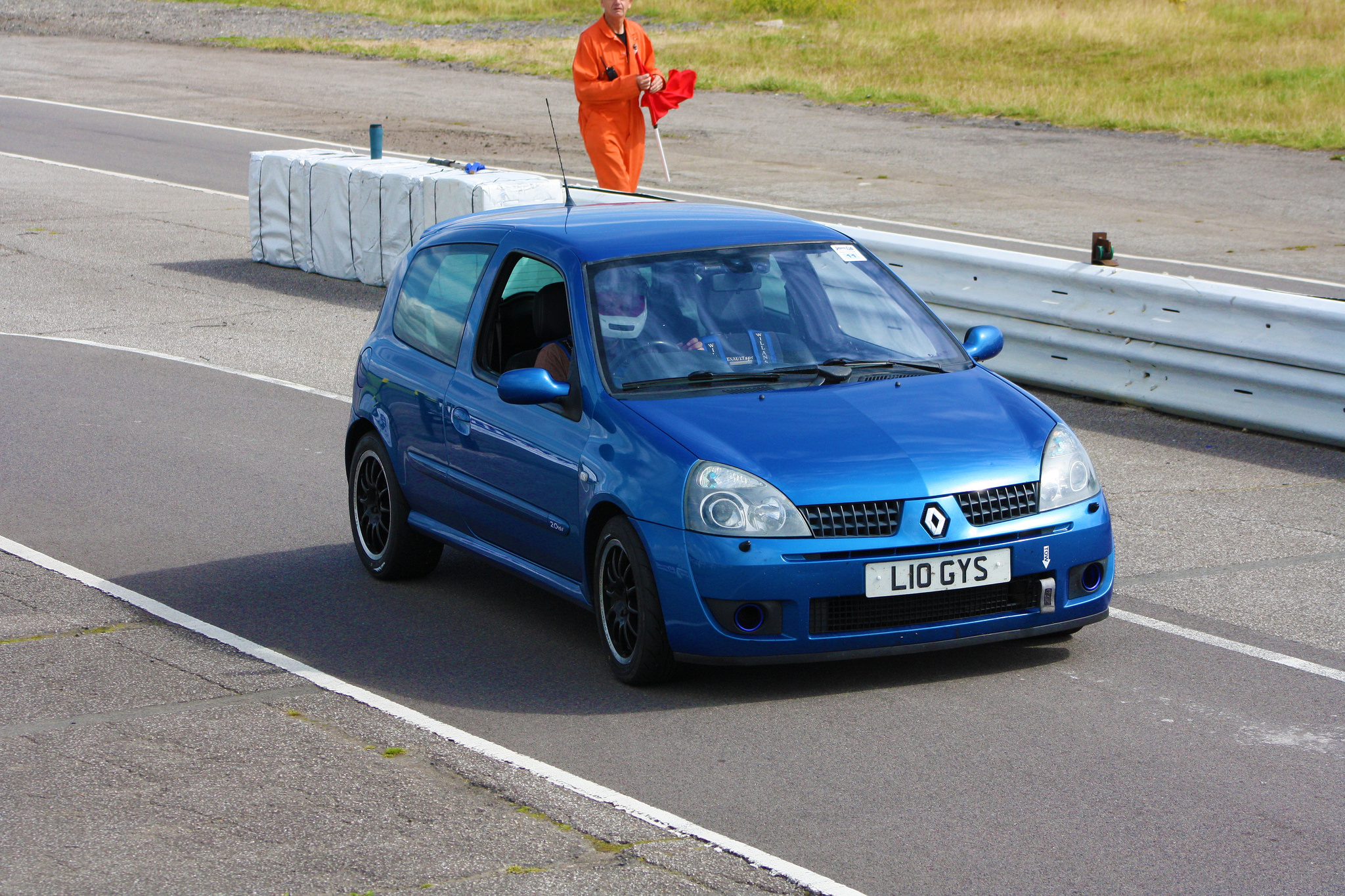 Clio182BlytonPitEntry.jpg