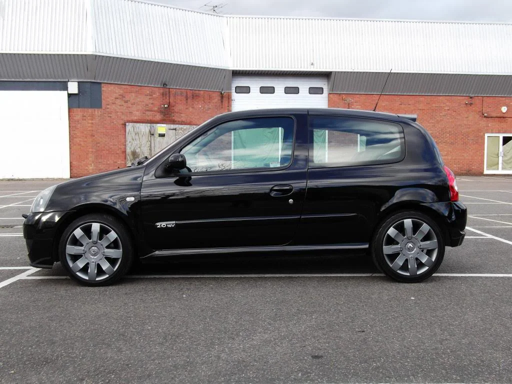 clio182decat007_zpsc222b3f2.webp