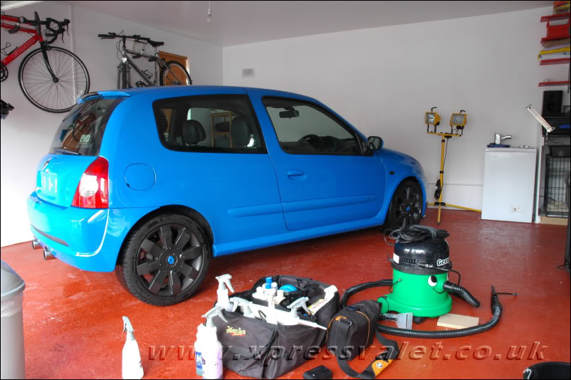 clio182garage.jpg