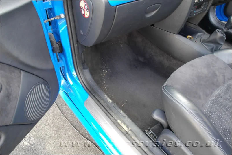 clio182interiorb4.webp