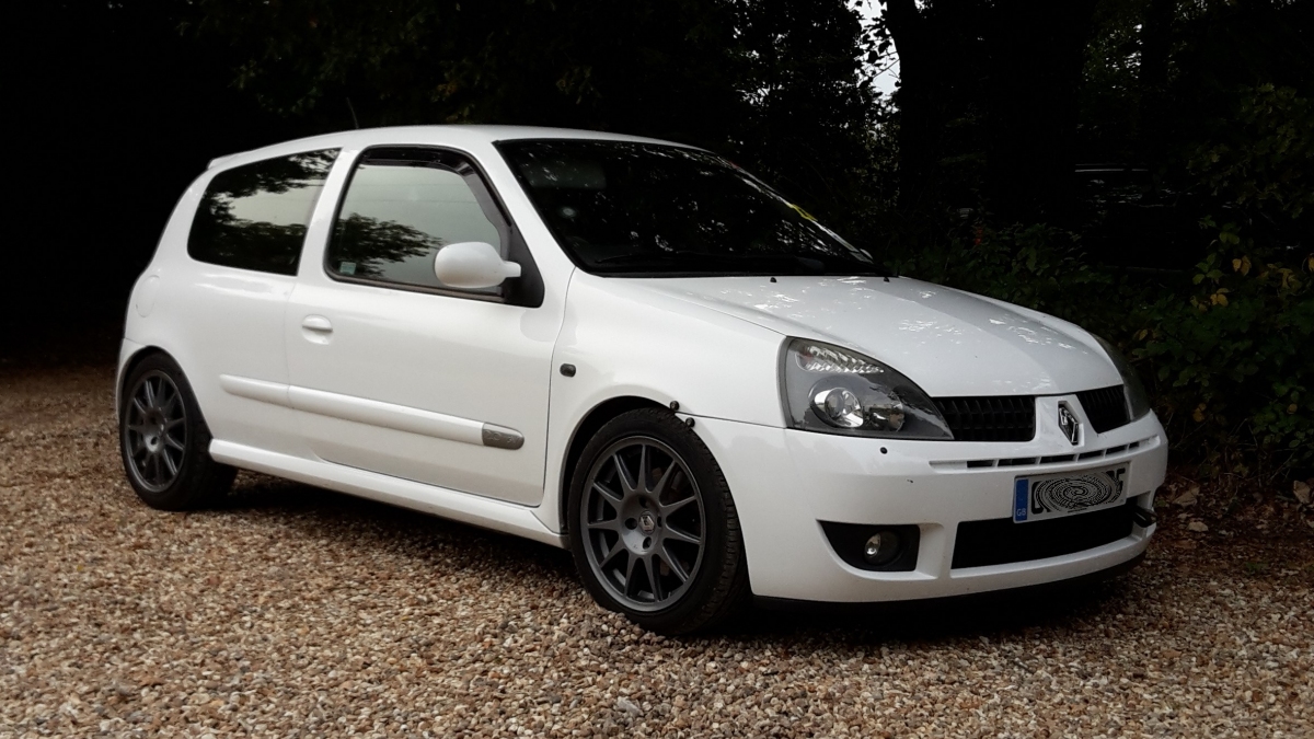Clio182No3-FrontQtr.jpg