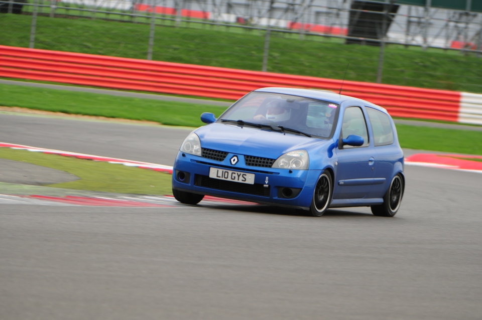 Clio182SilverstoneClub1.jpg