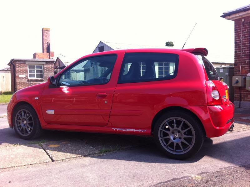 clio1_zps702ec4a4.jpg