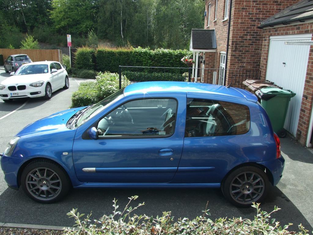 clio1_zpsa61c2dcf.jpg