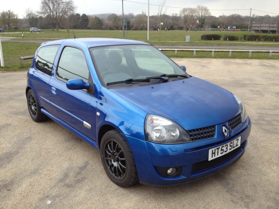 Clio1a_zps456d211c.jpg