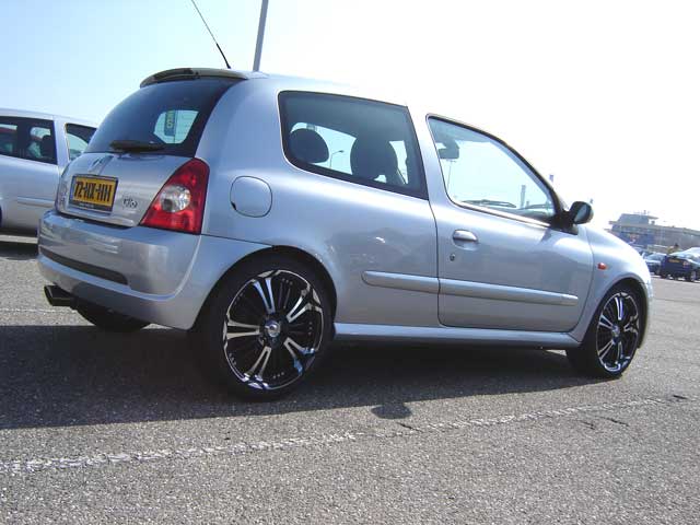 clio1web.jpg