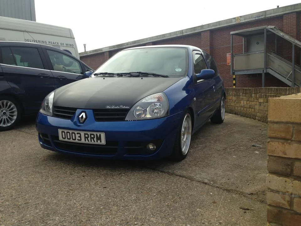 clio2-1_zpsbfd7422a.webp