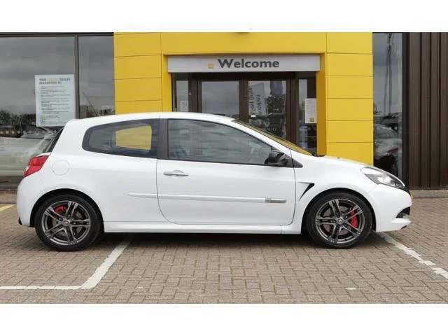 clio2.webp
