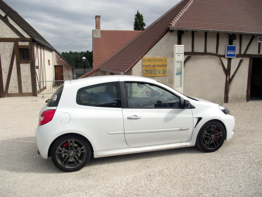 clio2003.jpg clio2003.jpg