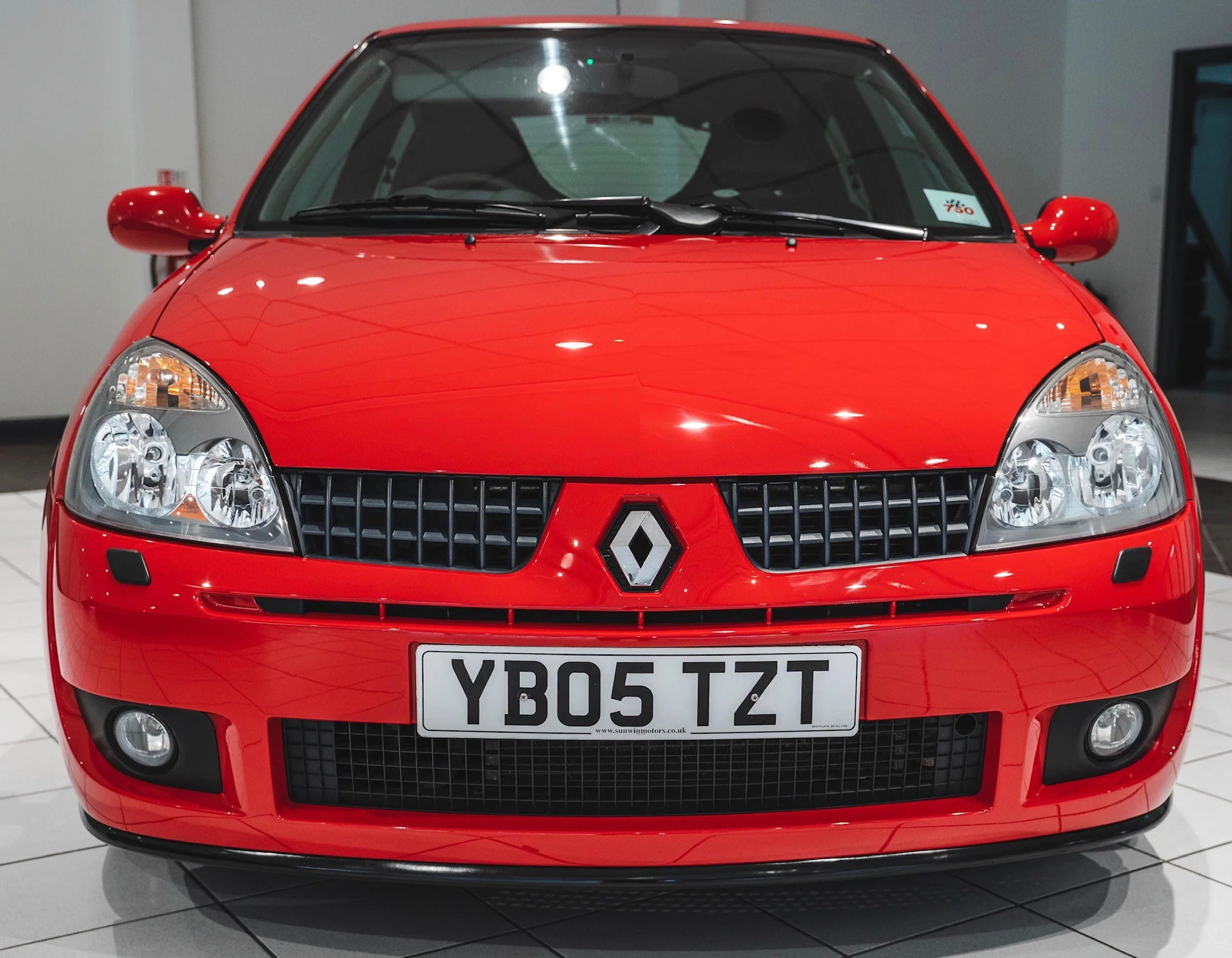clio211.webp