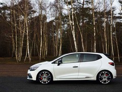 Clio220Trophy_02-t.jpg