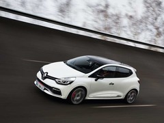 Clio220Trophy_03-t.jpg