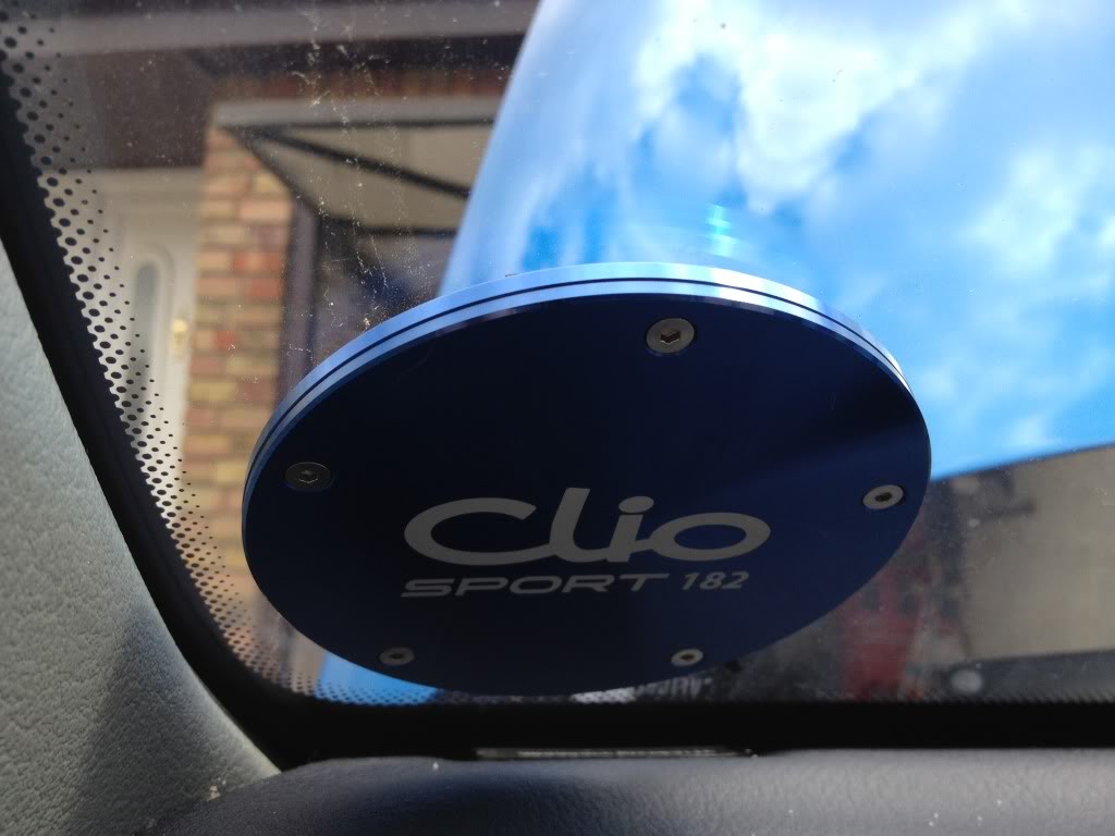 Clio23.jpg Clio23.jpg