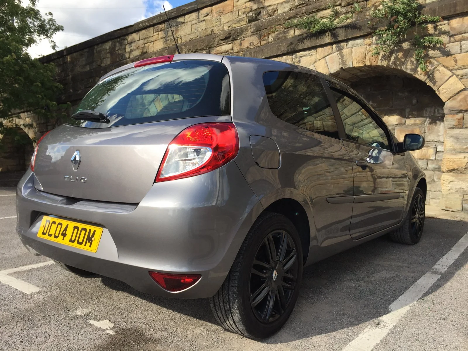 CLIO27.webp