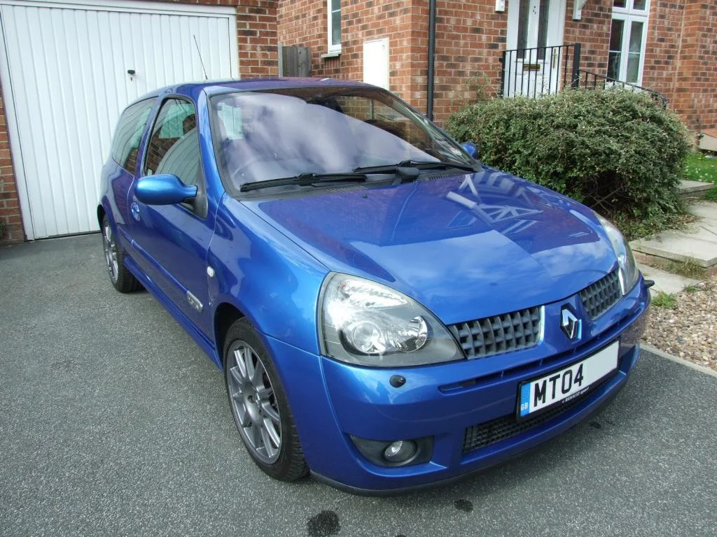 clio2_zpsd0e401b1.webp