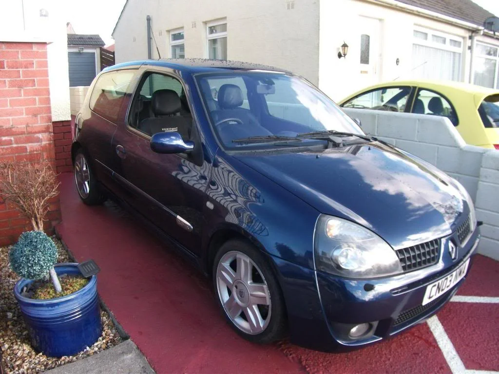 clio2_zpsfca6f3d0.webp