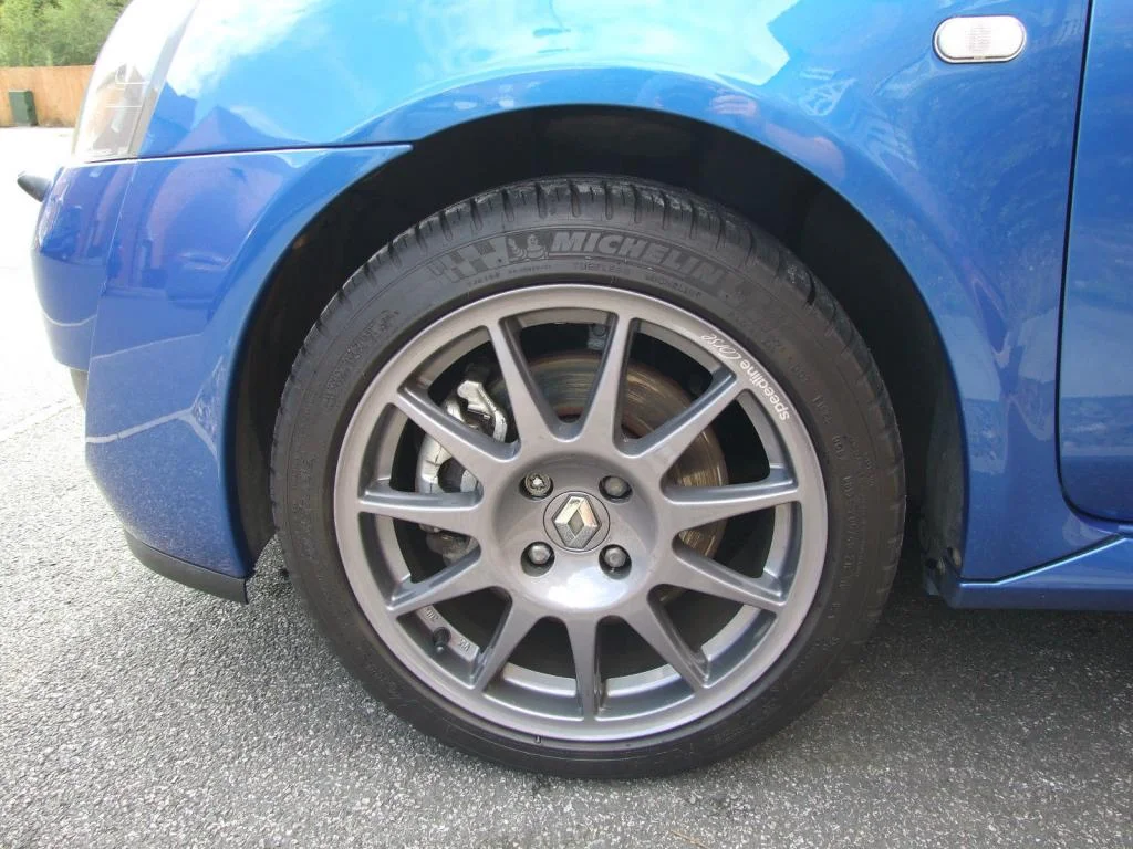 clio3_zps60e1e7ee.webp