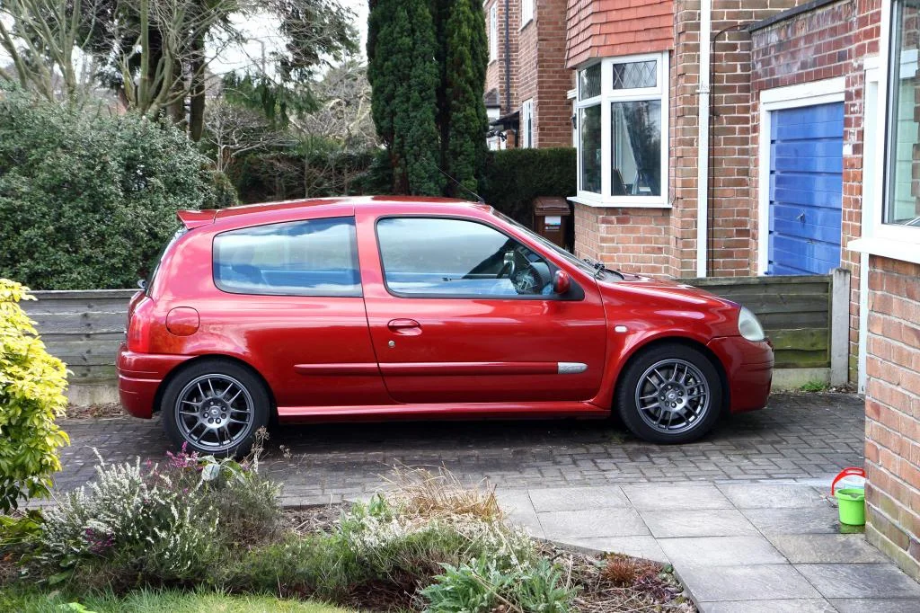 Clio413L_zpsb8445436.webp