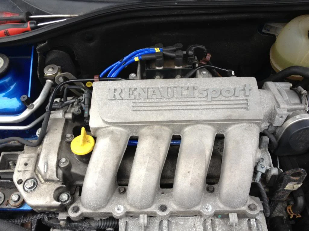 Clio48_zpsed3e590f.webp