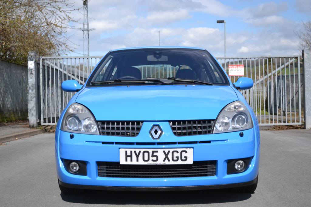 Clio4_zpsd2e94f90.jpg