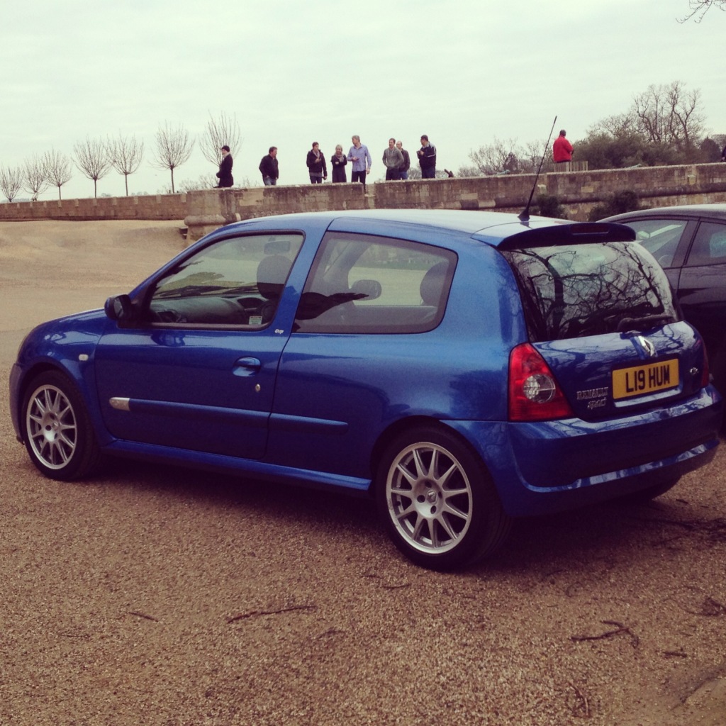 clio4_zpsee04dac2.jpg