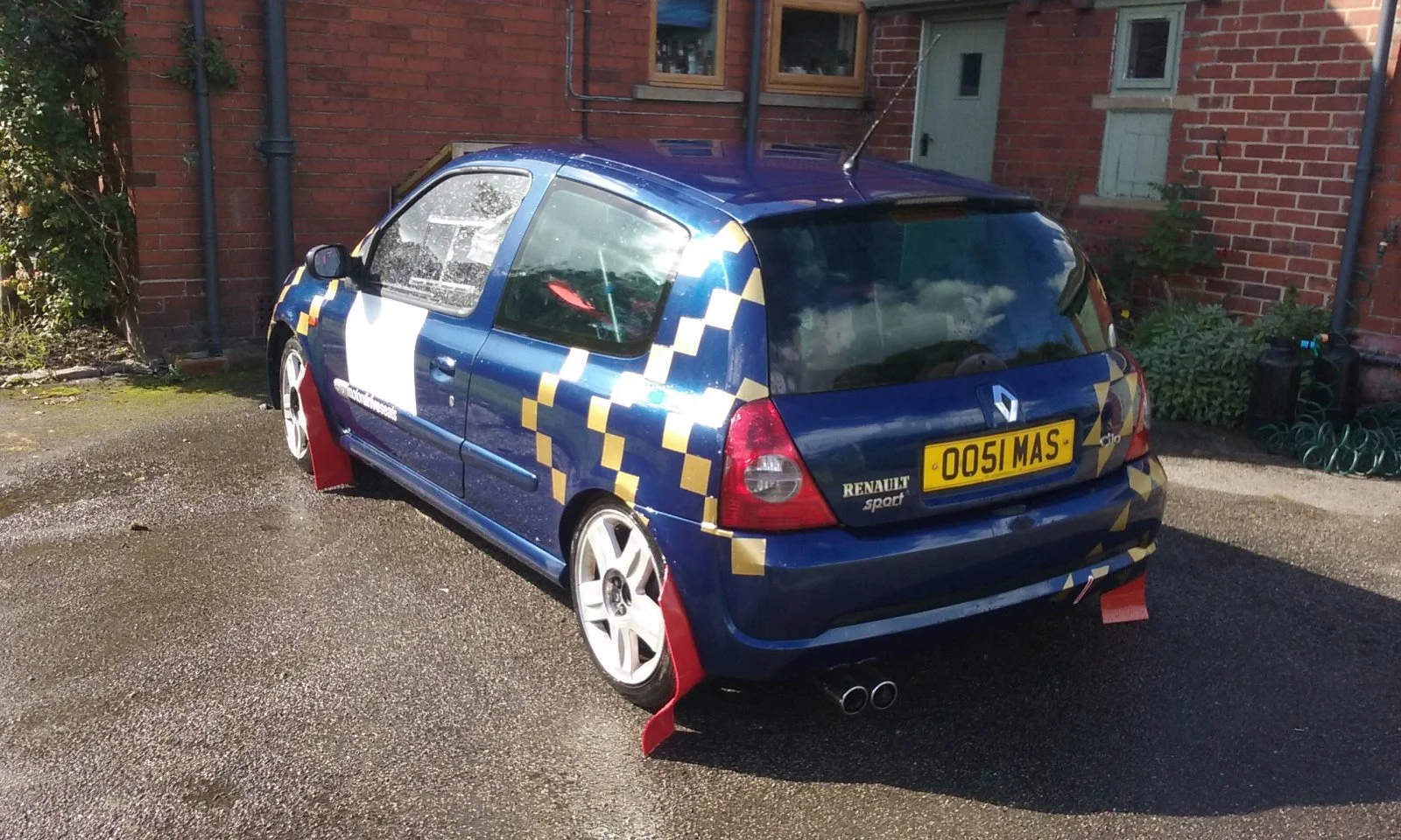 clio5.webp
