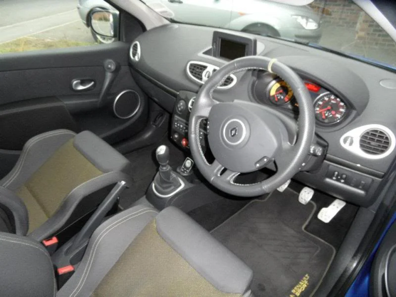 clio5.webp