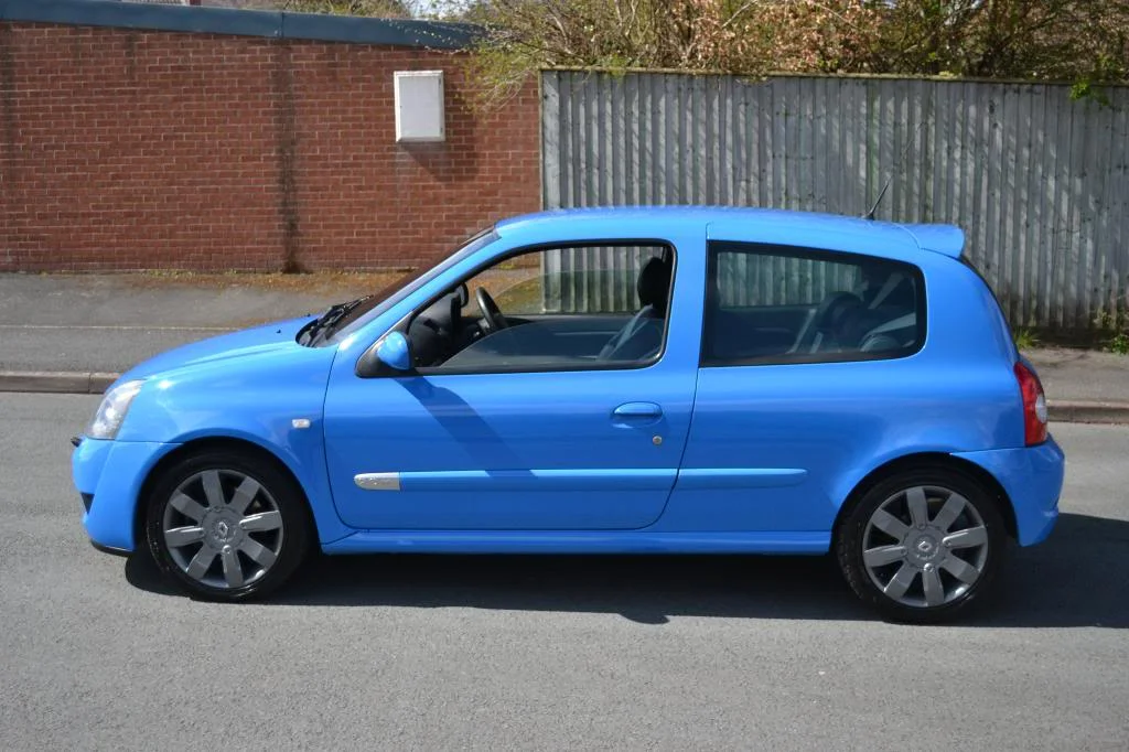 Clio6_zps264c3997.webp