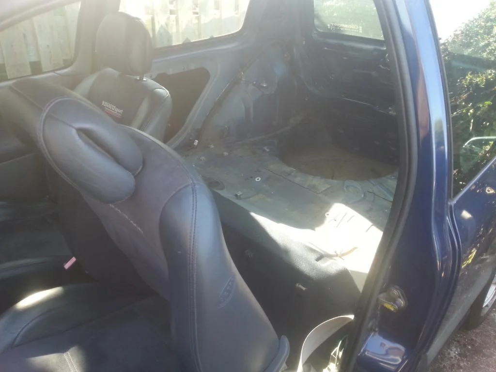 clio8_zps65e0ffa4.webp