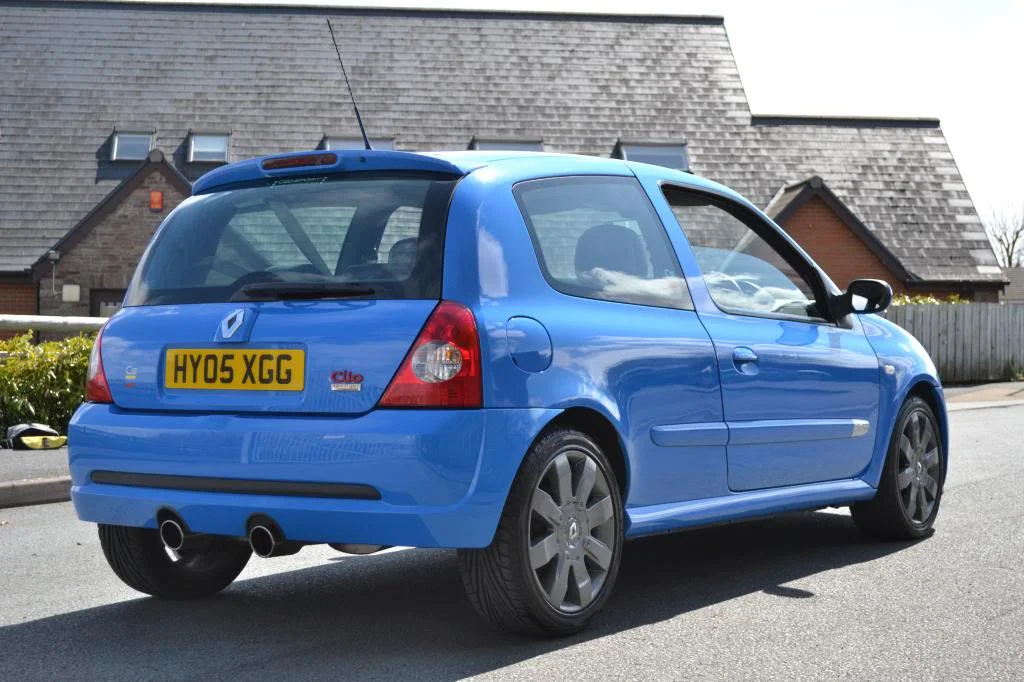 Clio8_zpsdd53729e.webp