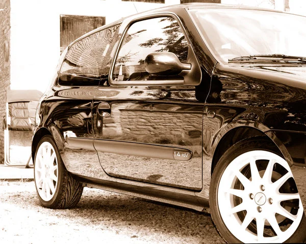 Clio_Reflection_1_by_tez180.webp