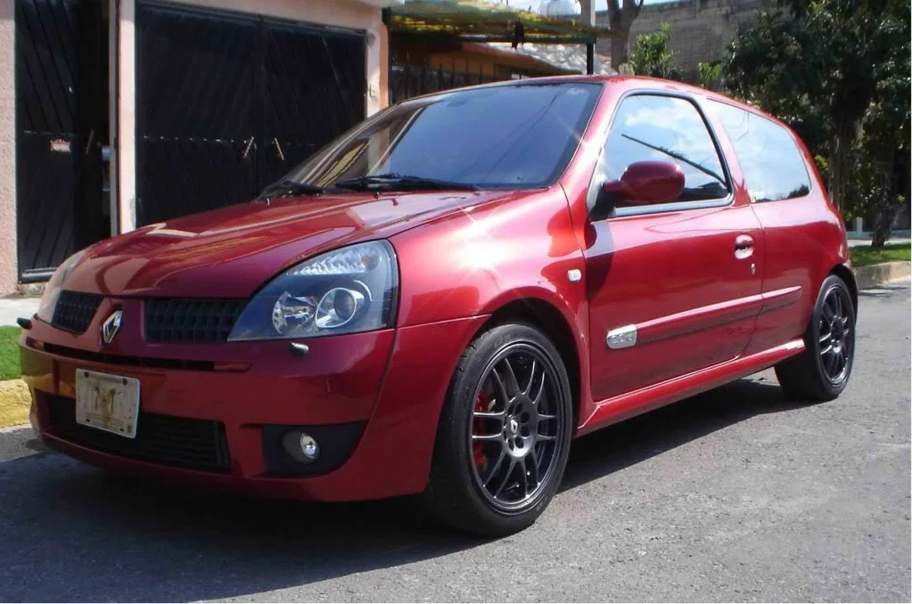 Clio_Sport_2004-8.webp