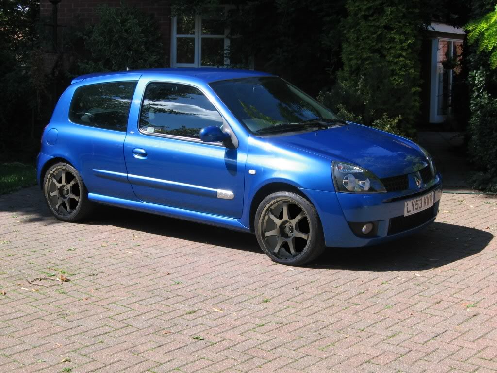 ClioCupwithgunmetal2.jpg ClioCupwithgunmetal2.jpg