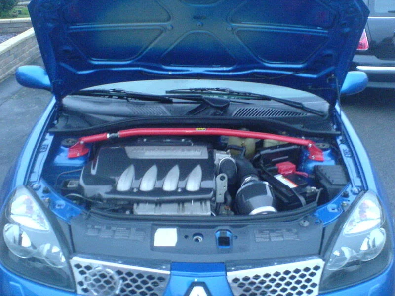 clioenginebay.webp