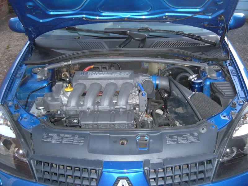 ClioEngineBay2.webp