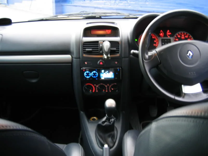 CLIOFIRSTPICS023.webp