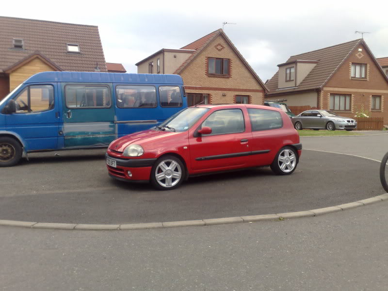 cliolow23.jpg cliolow23.jpg