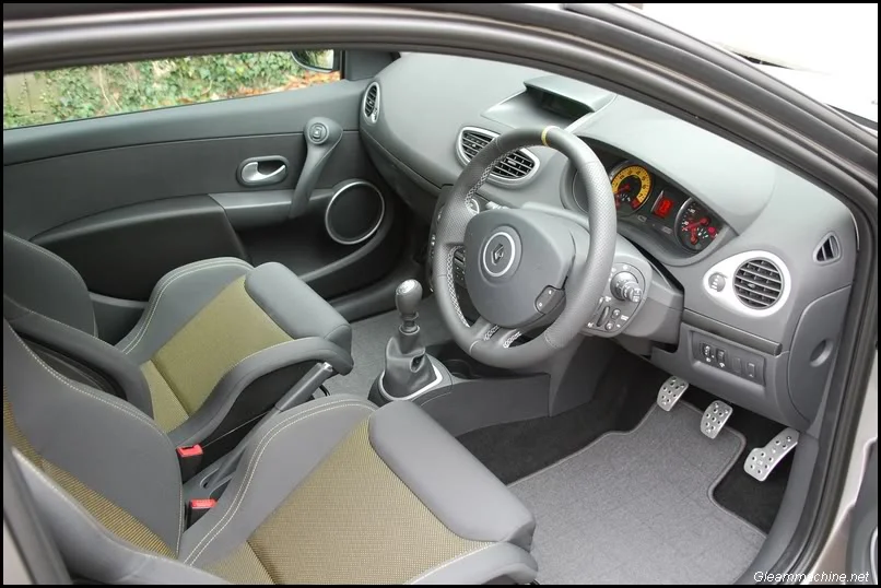 cliosport073.webp