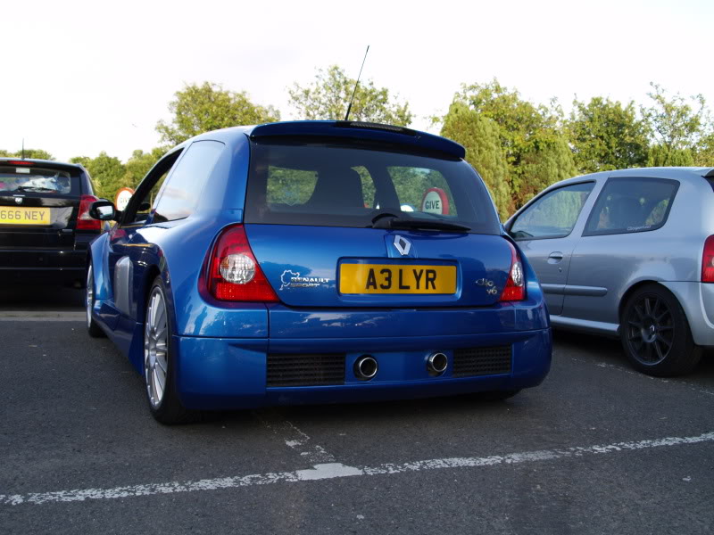 ClioSportMeet042-1.jpg