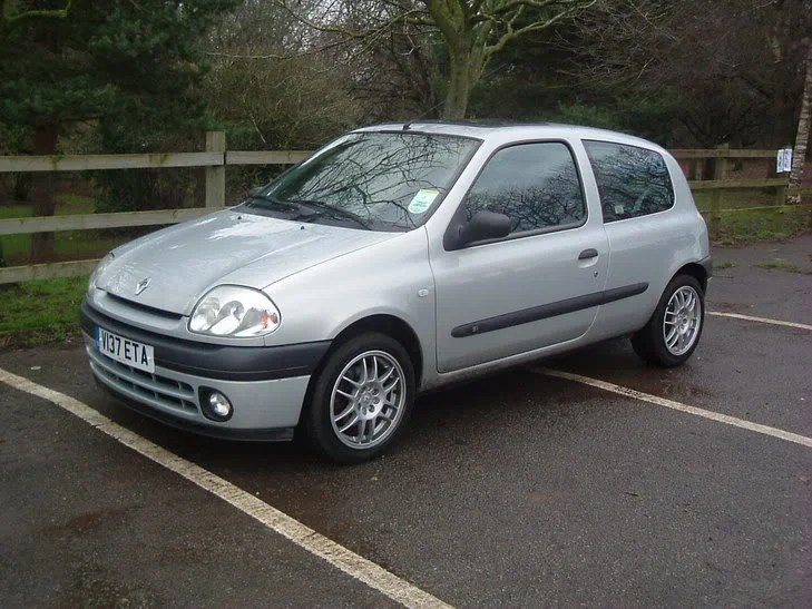 cliowithwheels005.webp