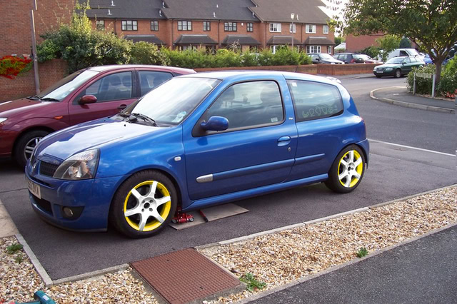 clioyellowwhite.jpg