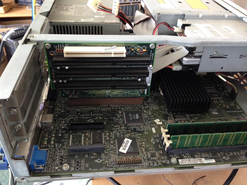 CompaqDeskpro_zpsf4ab4a15.jpg