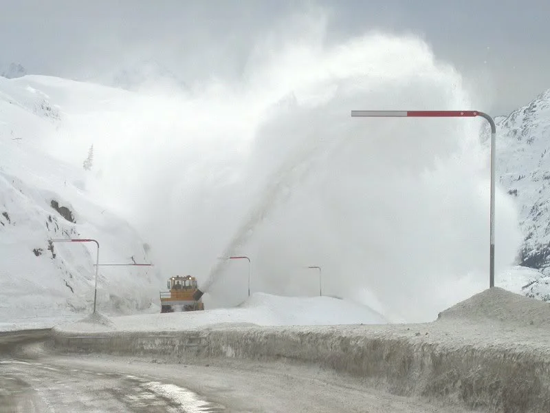 Copyofwhite_pass-snow-5925a.webp