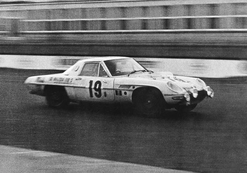 Cosmo_110s_68_Race.webp