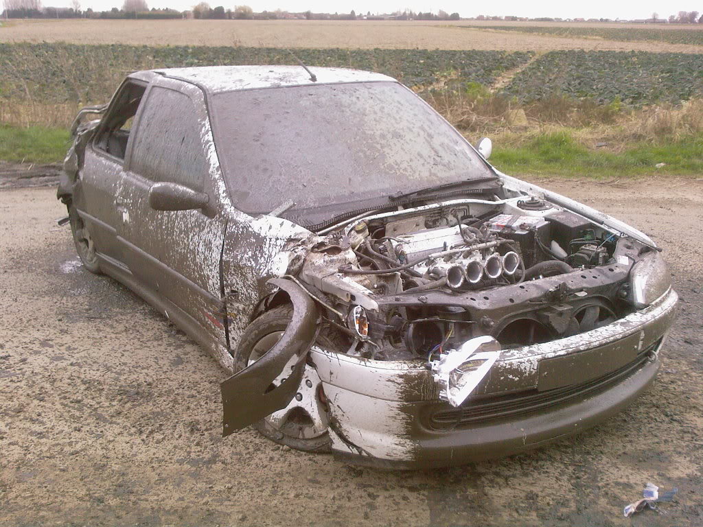 CrashedRallye1.jpg CrashedRallye1.jpg
