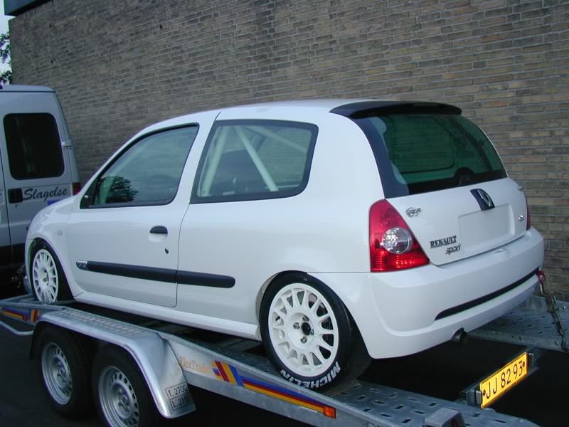 cupracersideon.jpg cupracersideon.jpg