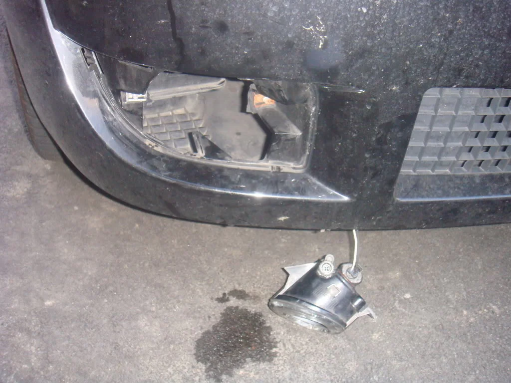 damageoncar003.webp