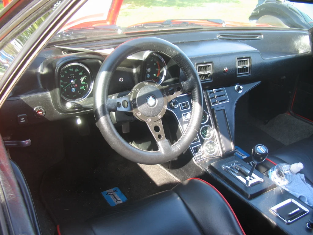 Detomaso_Pantera_Interior.webp